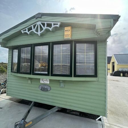 Вилла Seaside Chalet Quilty Экстерьер фото