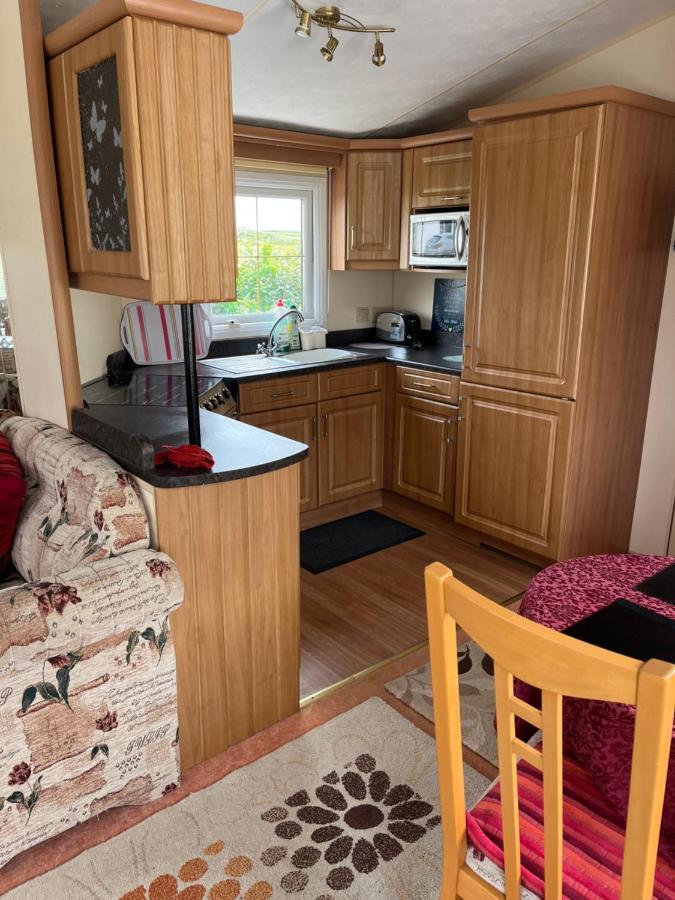 Вилла Seaside Chalet Quilty Экстерьер фото