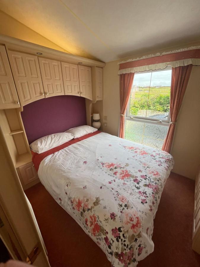 Вилла Seaside Chalet Quilty Экстерьер фото